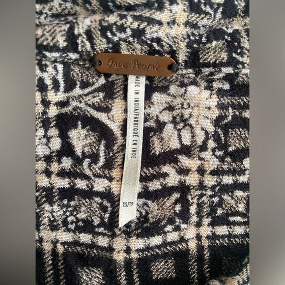 Free People Women Black Floral Long Sleeve Button Size XSP - Picture 4 of 11